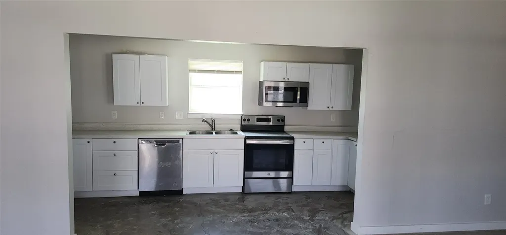 1600 W Commerce Eastland TX 76448