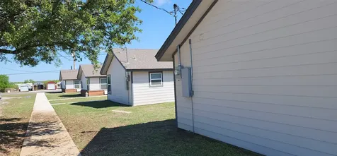 1600 W Commerce Eastland TX 76448