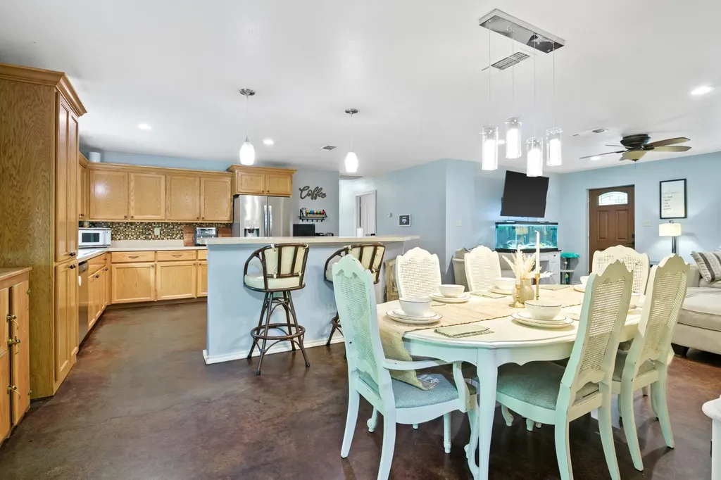 726 King Cecil Court Scroggins TX 75480