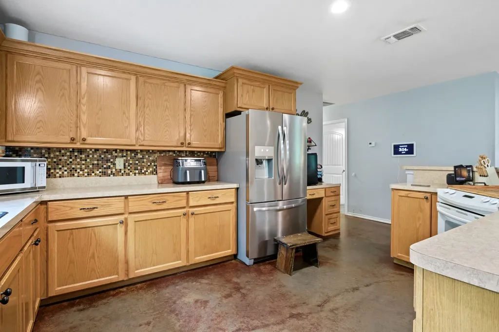 726 King Cecil Court Scroggins TX 75480