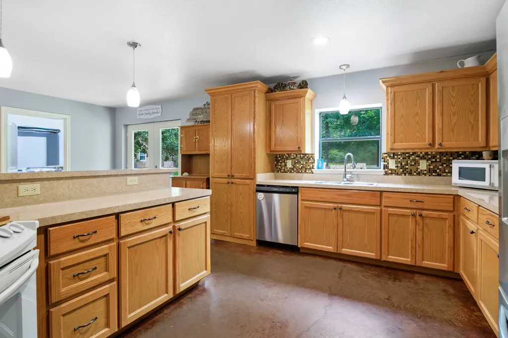 726 King Cecil Court Scroggins TX 75480