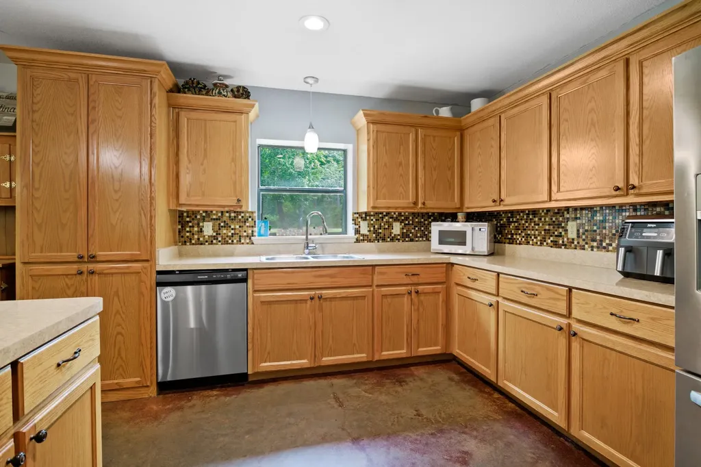 726 King Cecil Court Scroggins TX 75480
