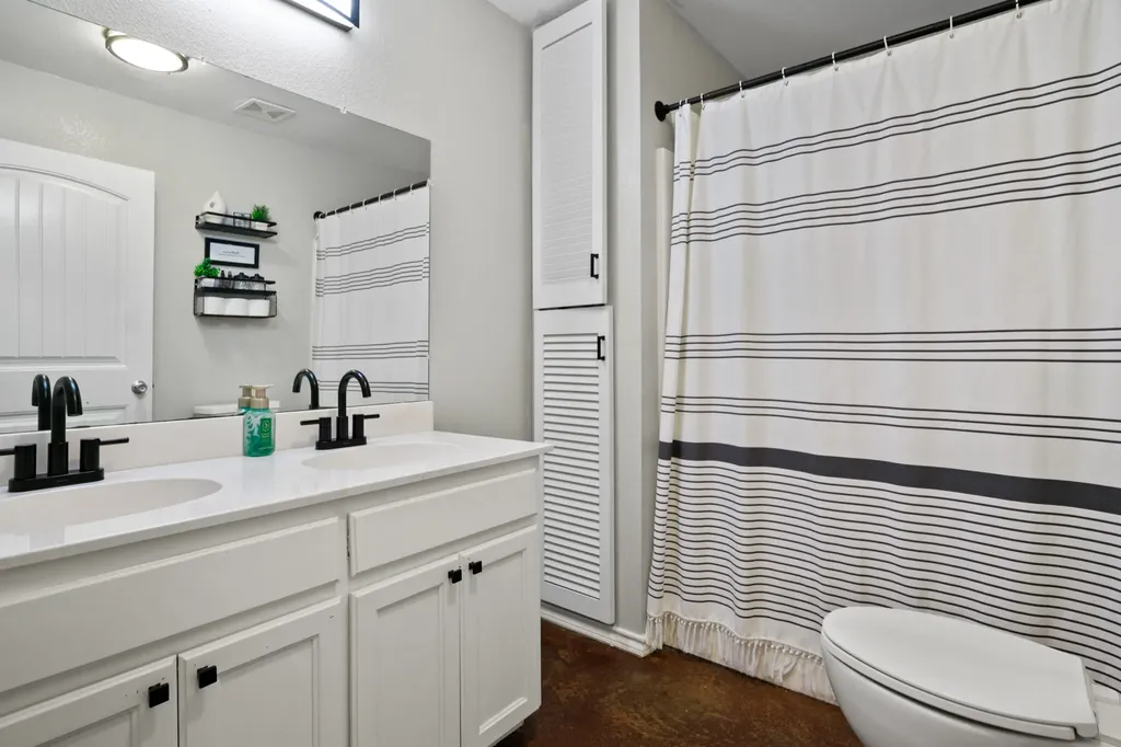 726 King Cecil Court Scroggins TX 75480