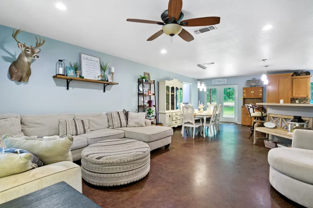 726 King Cecil Court Scroggins TX 75480