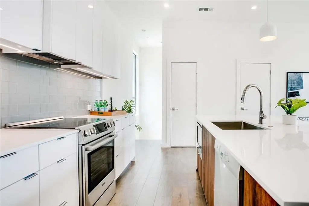 4708 Monarch Street Dallas TX 75204