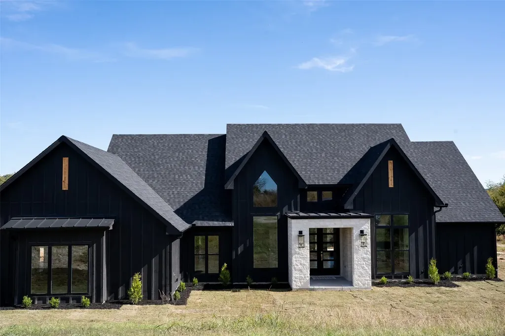 179 Cowan Crossing Alvord TX 76225