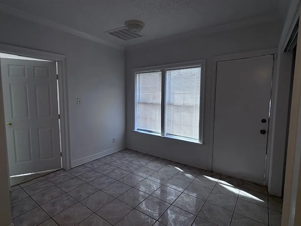 704 S Oakland Boulevard Fort Worth TX 76103