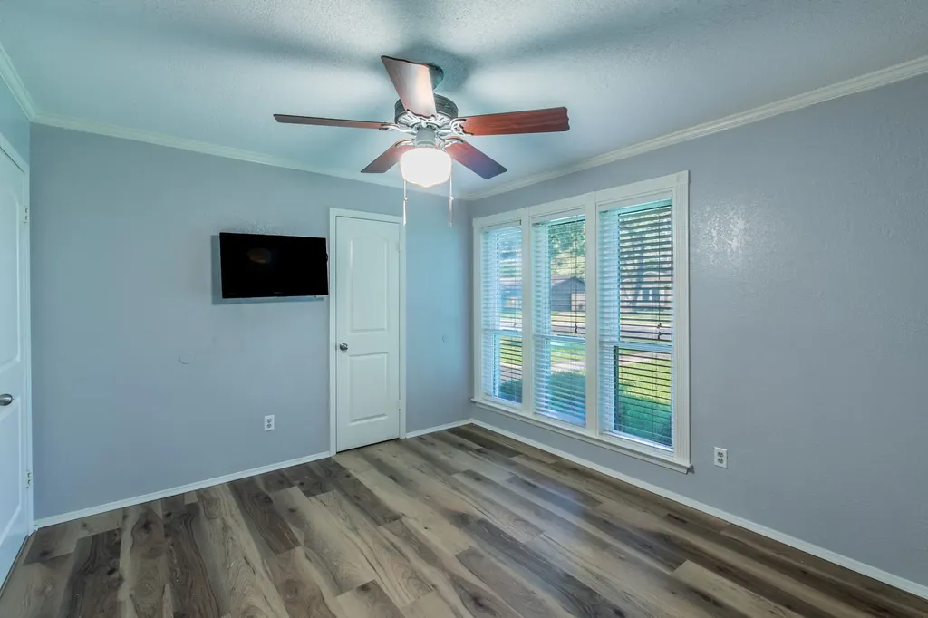 241 Travis Lane Hewitt TX 76643