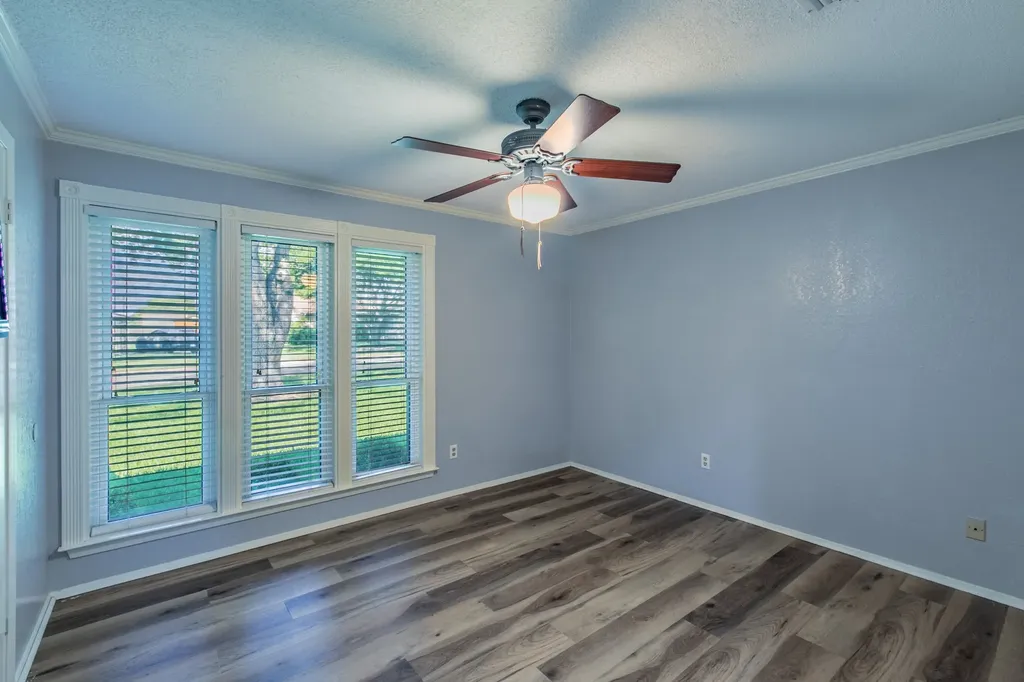 241 Travis Lane Hewitt TX 76643
