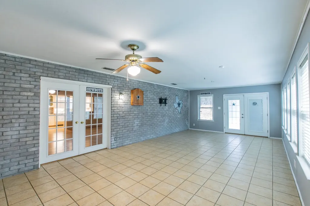 241 Travis Lane Hewitt TX 76643