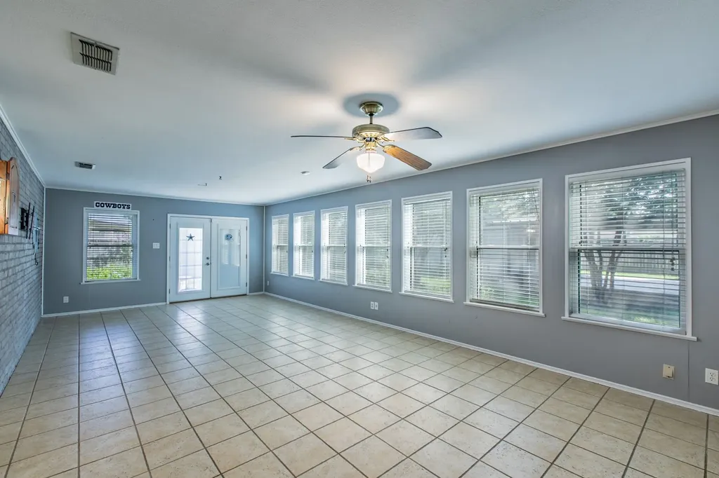 241 Travis Lane Hewitt TX 76643