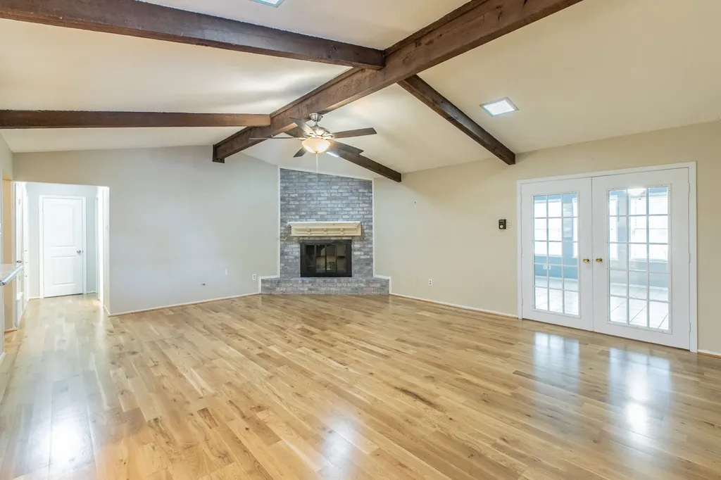 241 Travis Lane Hewitt TX 76643