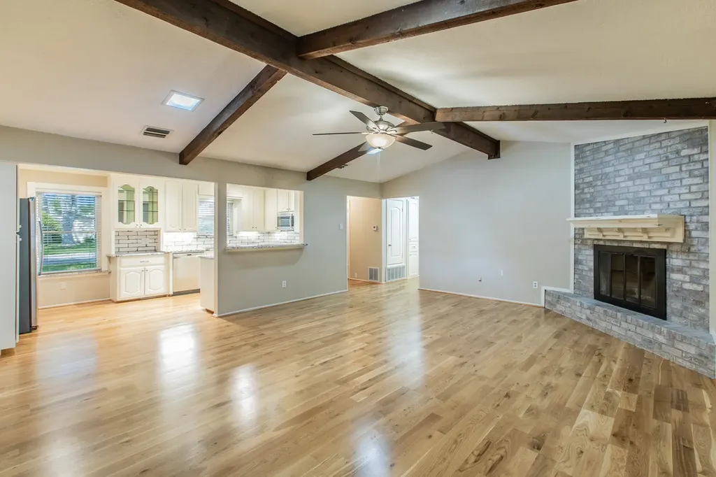 241 Travis Lane Hewitt TX 76643