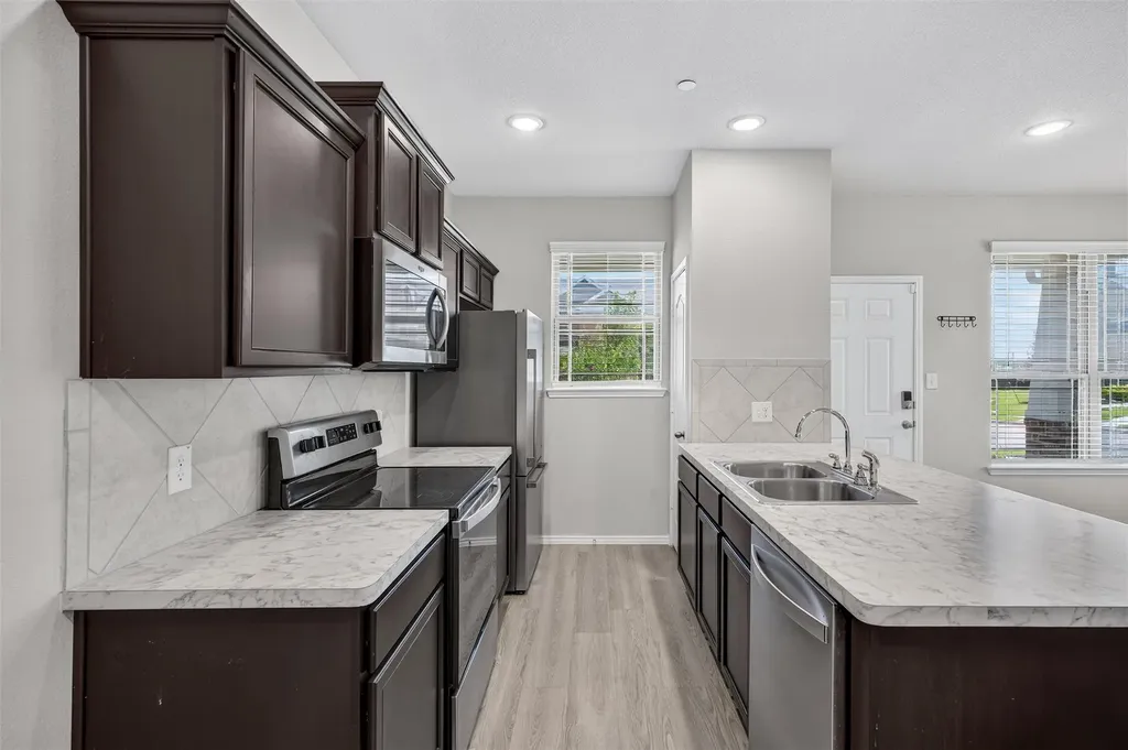 2420 Canongate Drive Denton TX 76207
