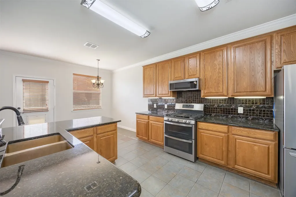 2201 Pharr Drive Mckinney TX 75072