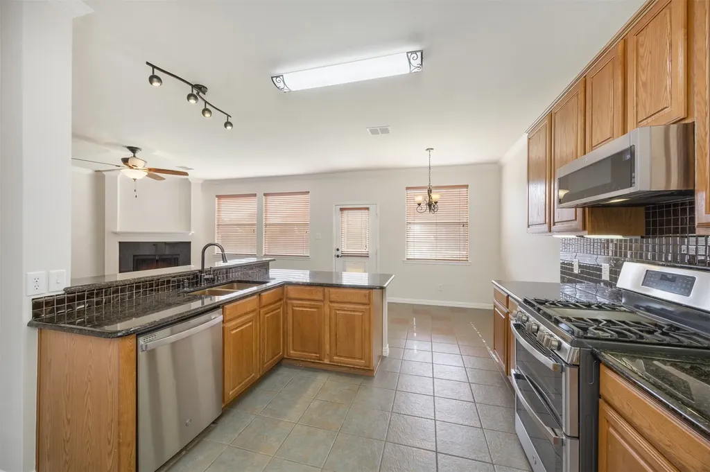 2201 Pharr Drive Mckinney TX 75072