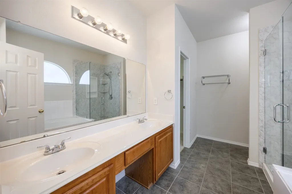 2201 Pharr Drive Mckinney TX 75072