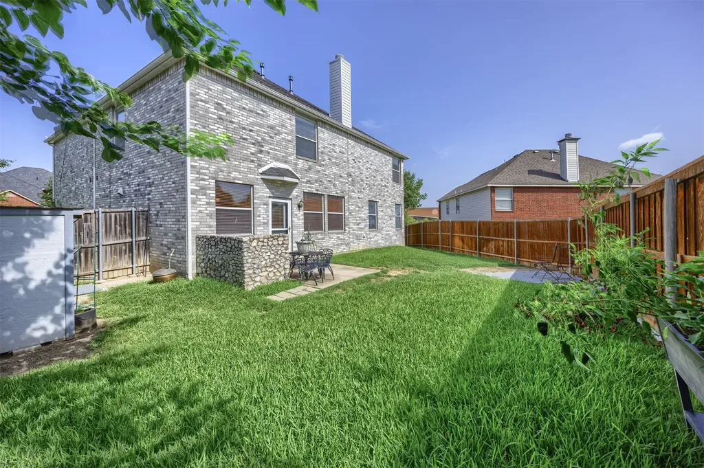 2201 Pharr Drive Mckinney TX 75072