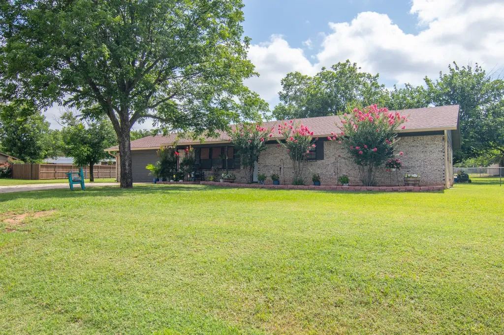 105 Greentree Circle Early TX 76802