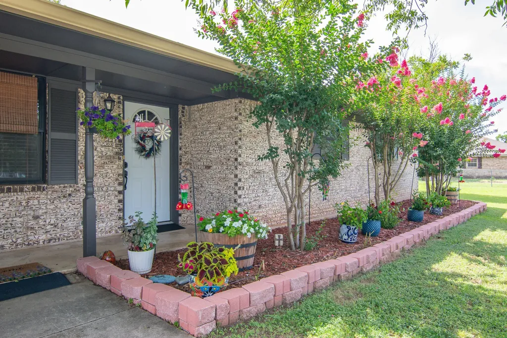 105 Greentree Circle Early TX 76802