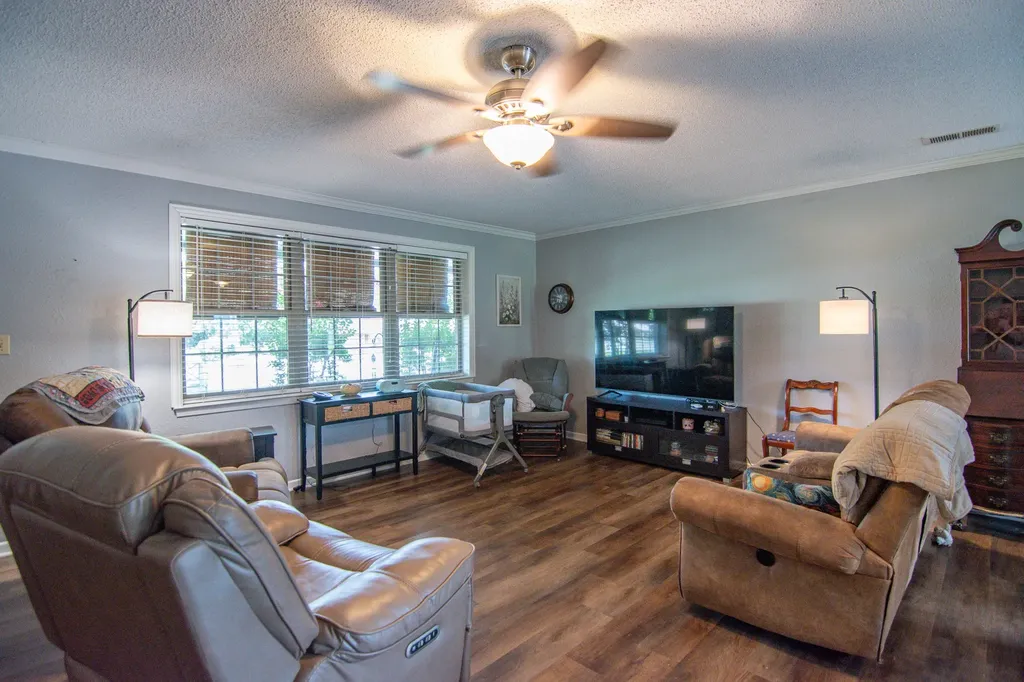105 Greentree Circle Early TX 76802