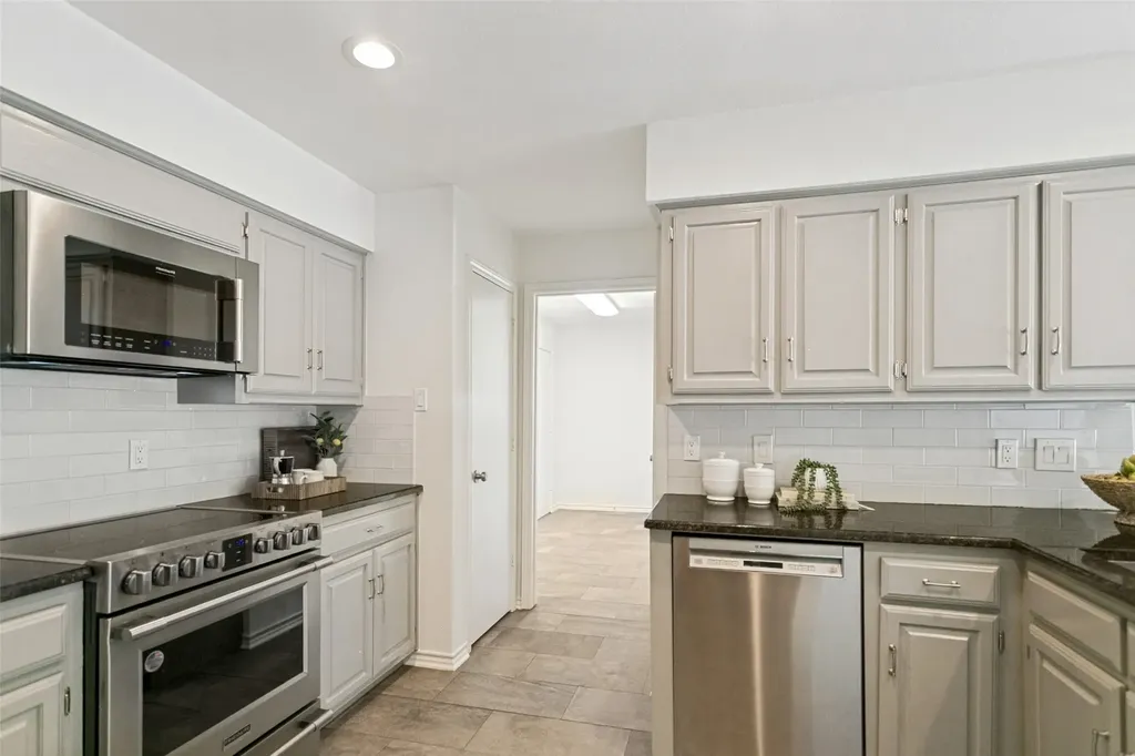1204 Syracuse Circle Plano TX 75075