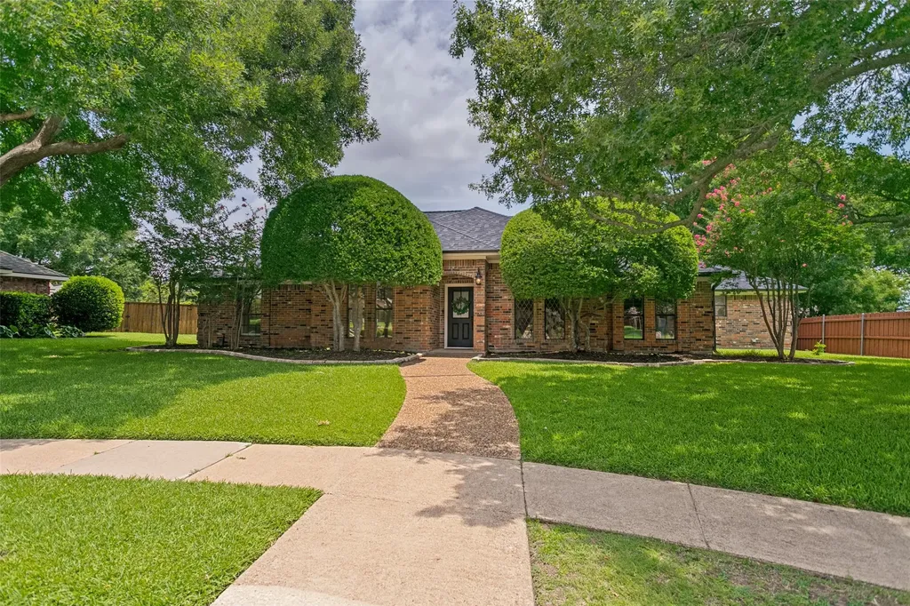 1204 Syracuse Circle Plano TX 75075
