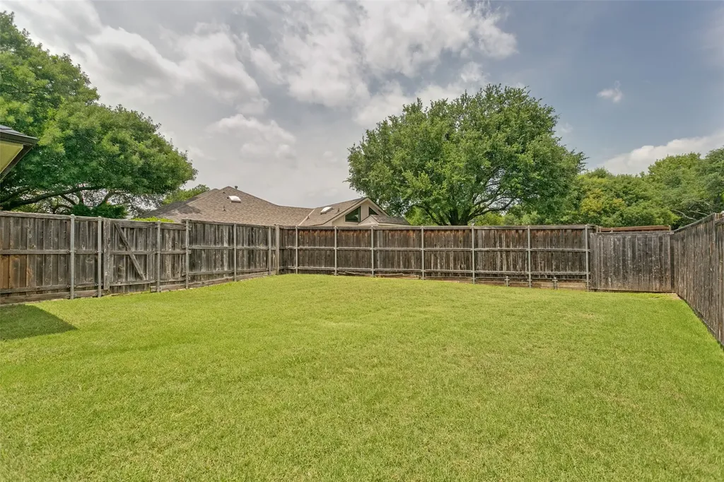 1204 Syracuse Circle Plano TX 75075