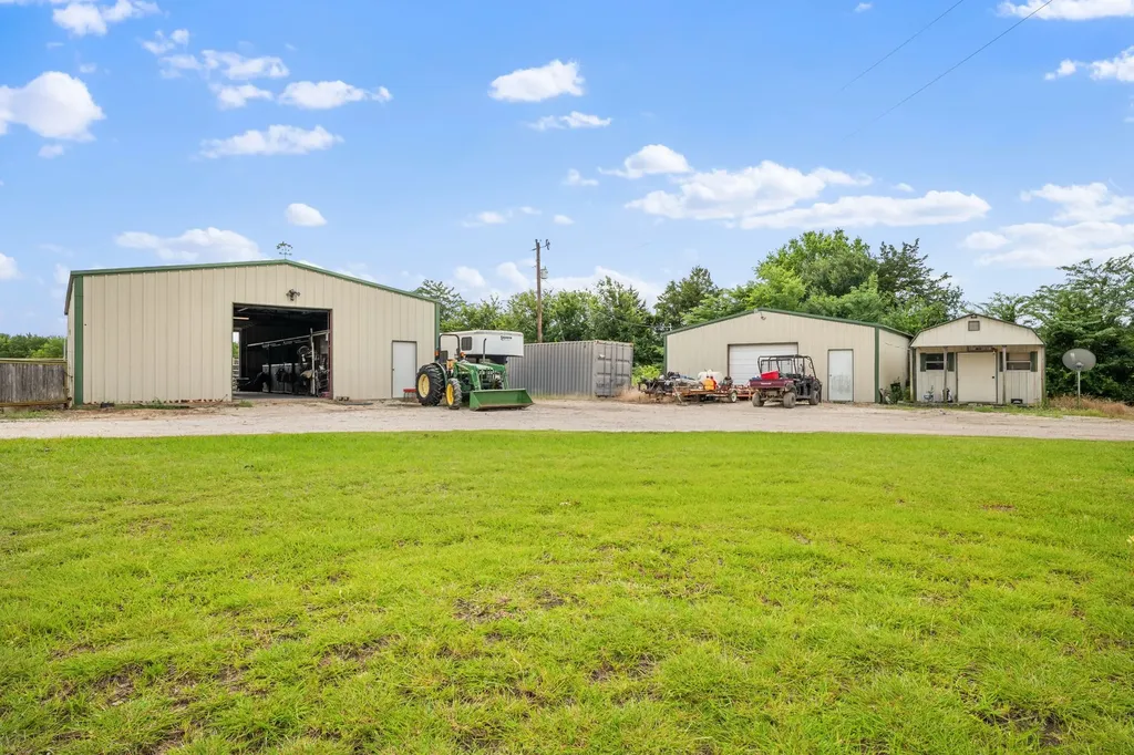 27809 W Us Highway 82 Sherman TX 75092