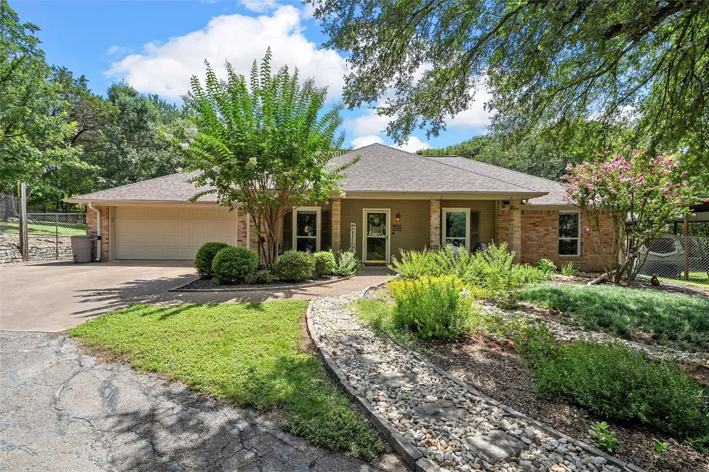 4000 Fox Ridge Lorena TX 76655
