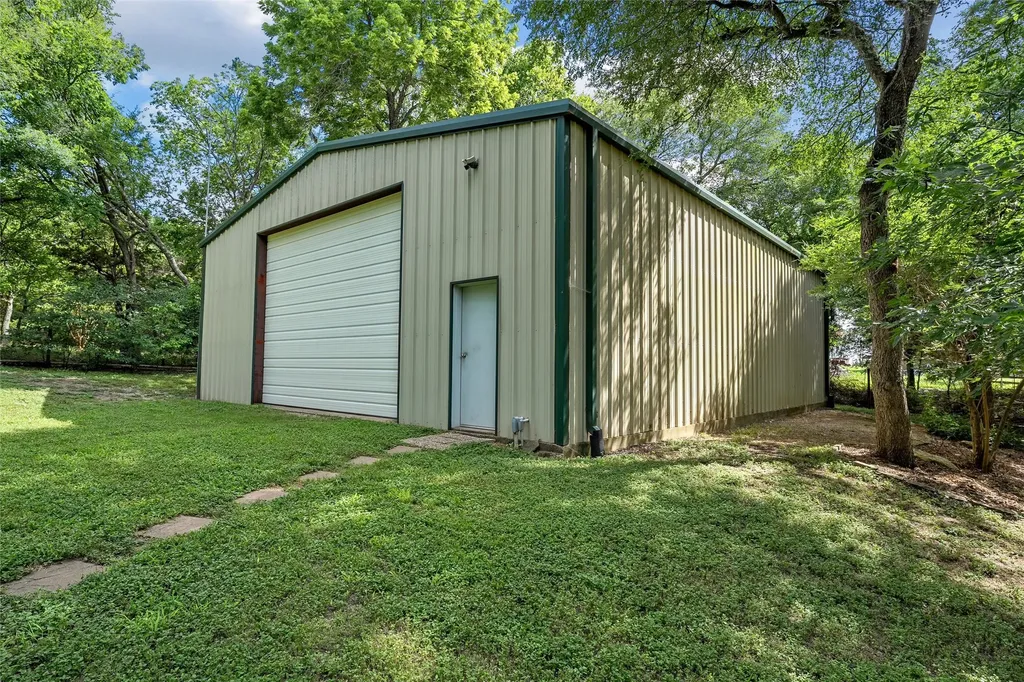 4000 Fox Ridge Lorena TX 76655
