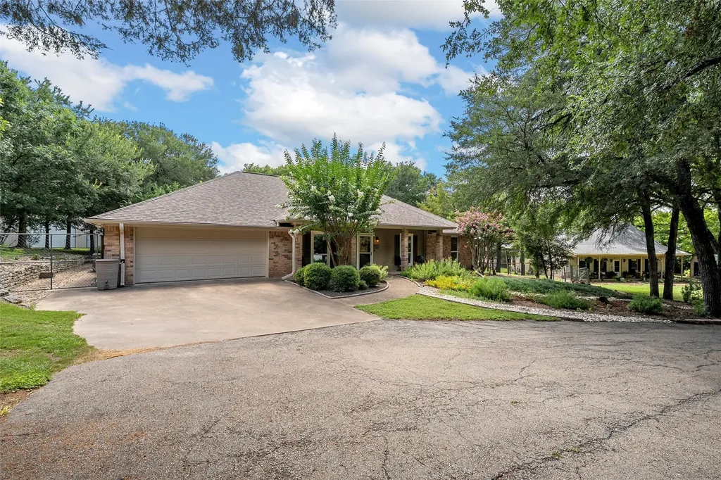 4000 Fox Ridge Lorena TX 76655