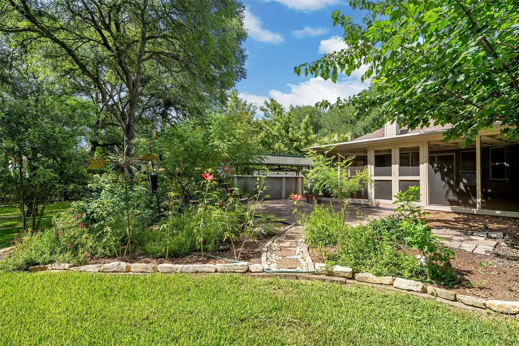 4000 Fox Ridge Lorena TX 76655