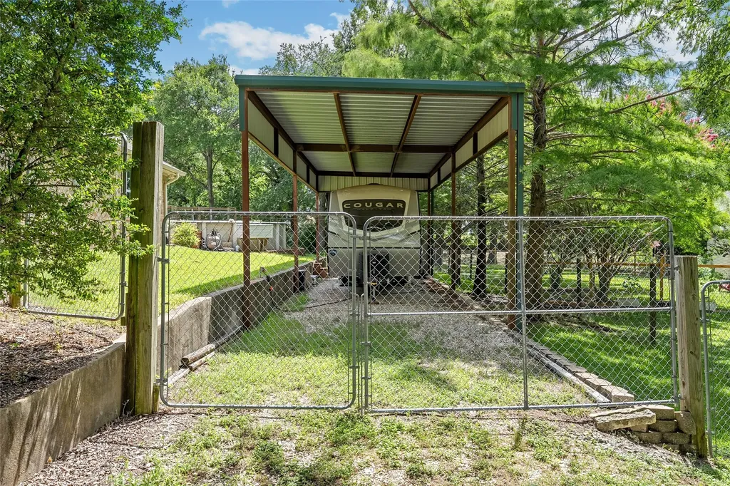 4000 Fox Ridge Lorena TX 76655