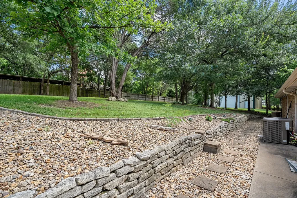 4000 Fox Ridge Lorena TX 76655
