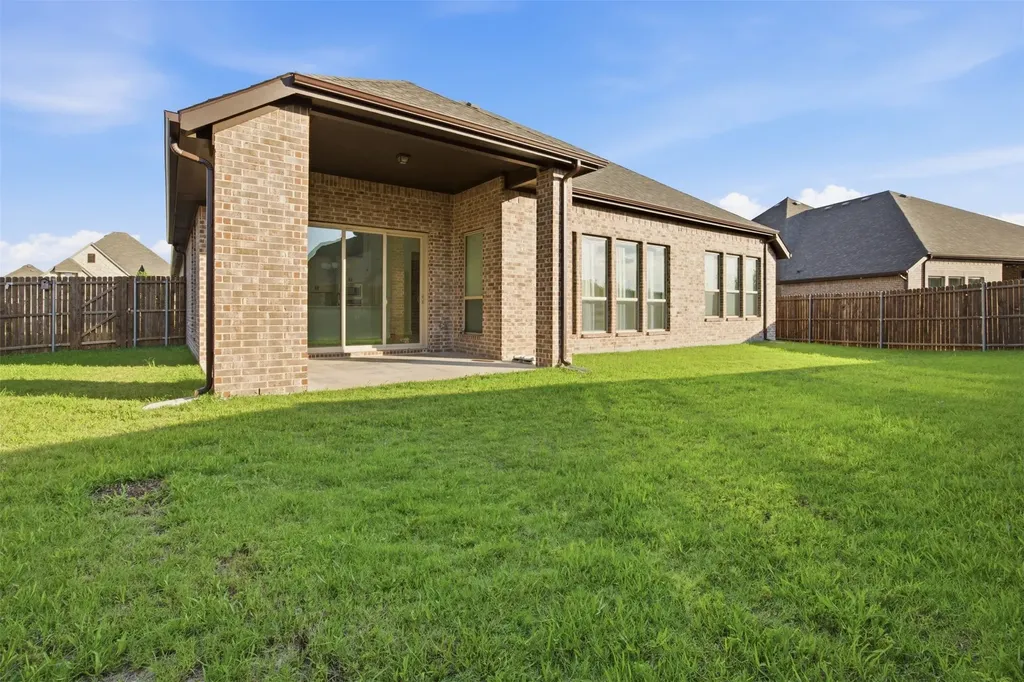 208 Sequoia Drive Forney TX 75126