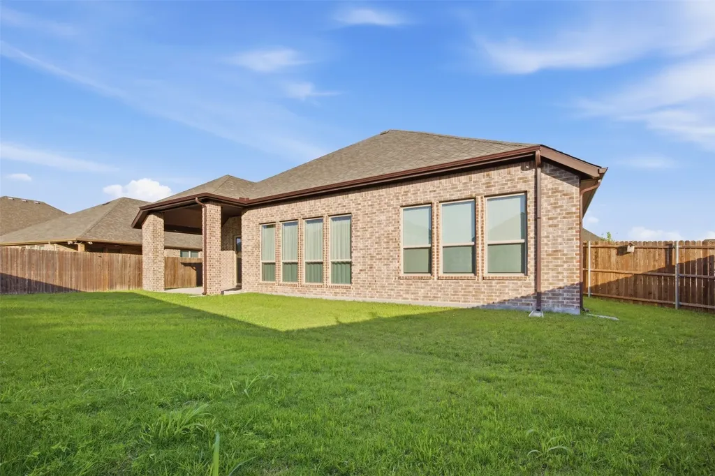 208 Sequoia Drive Forney TX 75126