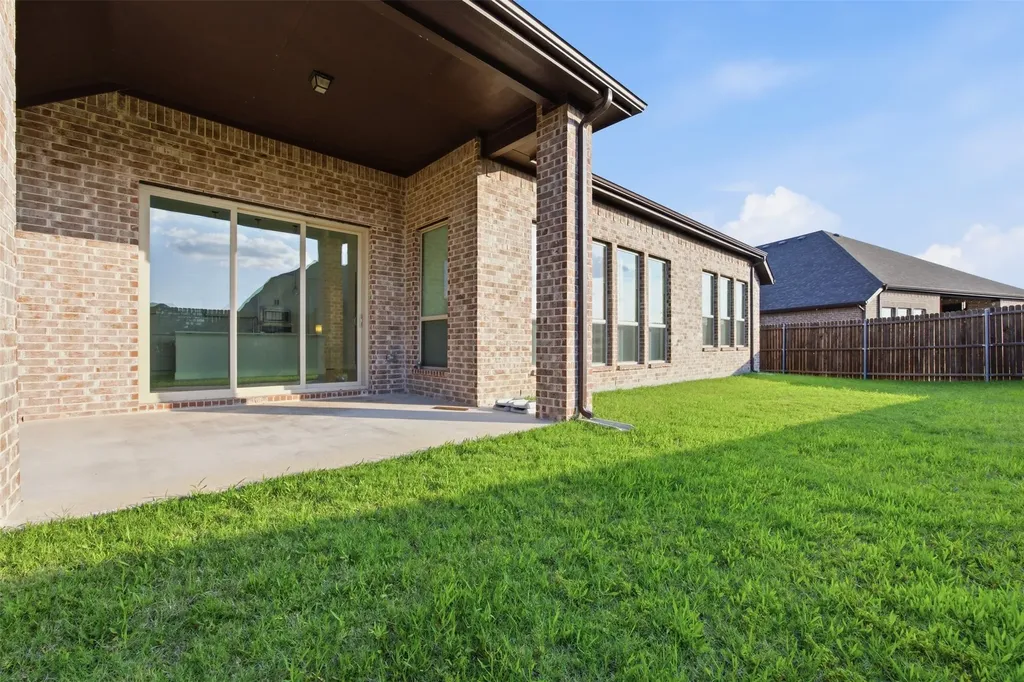 208 Sequoia Drive Forney TX 75126