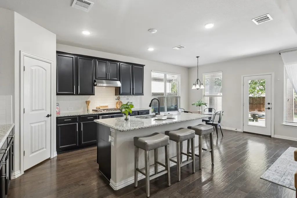 1545 Tanglewood Trail Northlake TX 76226