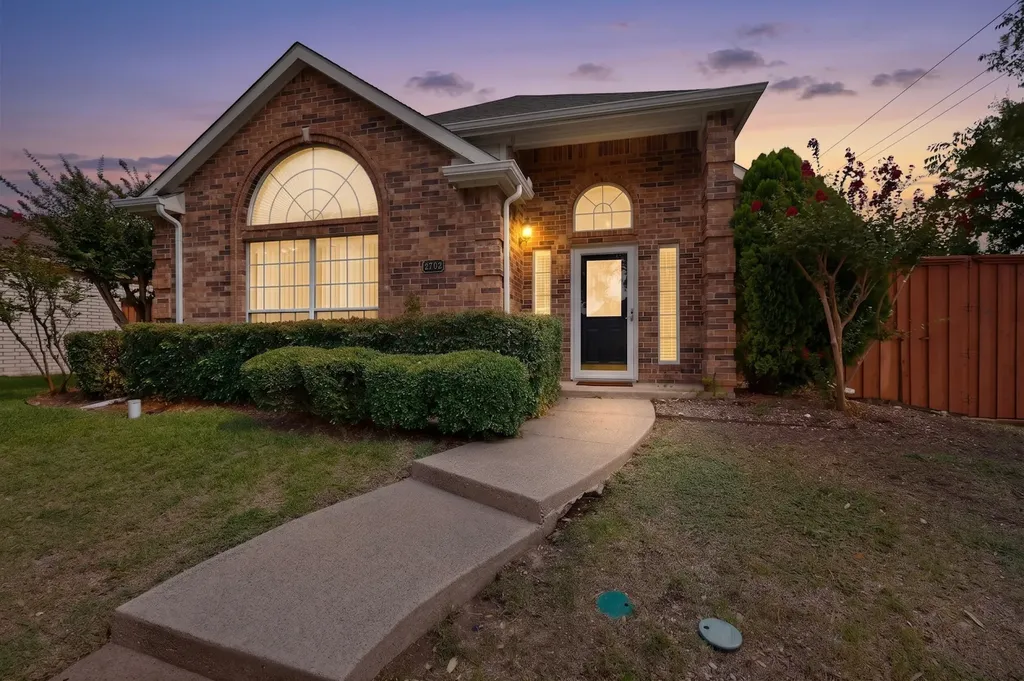 2702 Garden Springs Drive Richardson TX 75082