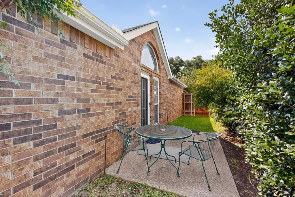 2702 Garden Springs Drive Richardson TX 75082