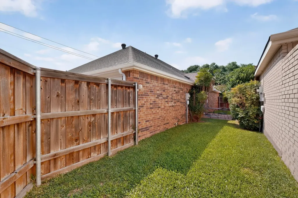 2702 Garden Springs Drive Richardson TX 75082