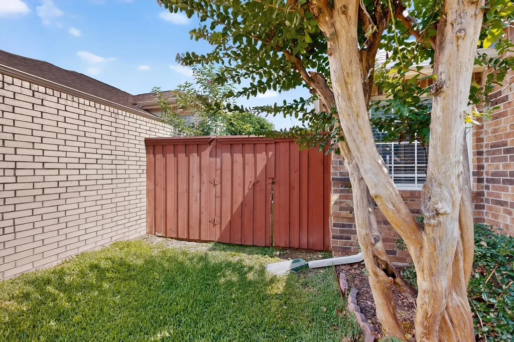 2702 Garden Springs Drive Richardson TX 75082