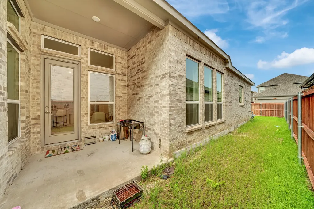 1505 Verbena Lane Garland TX 75042