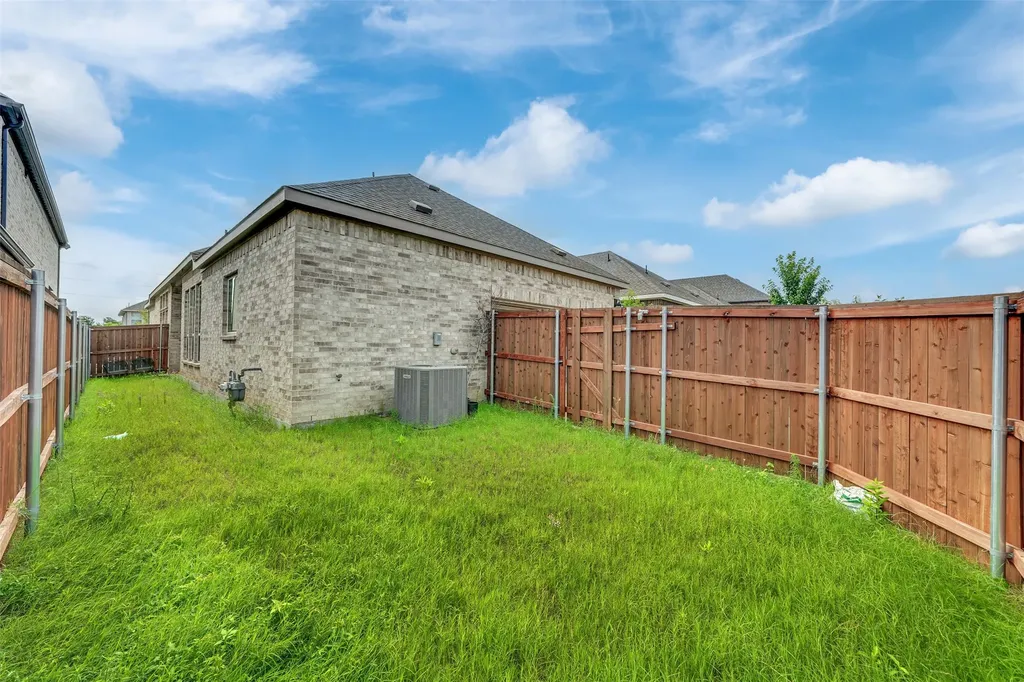 1505 Verbena Lane Garland TX 75042