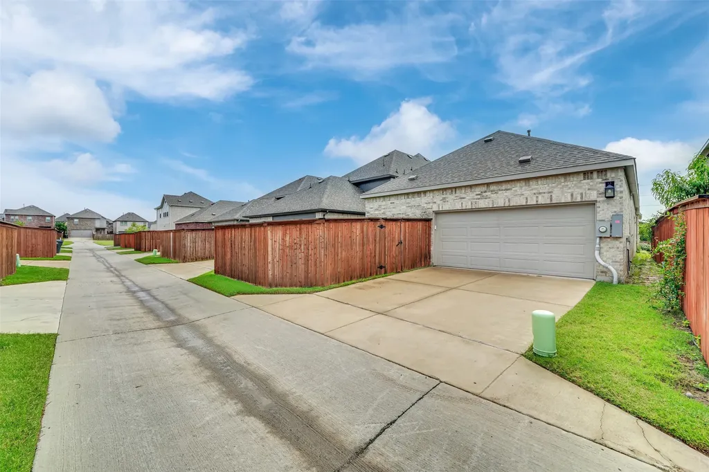1505 Verbena Lane Garland TX 75042