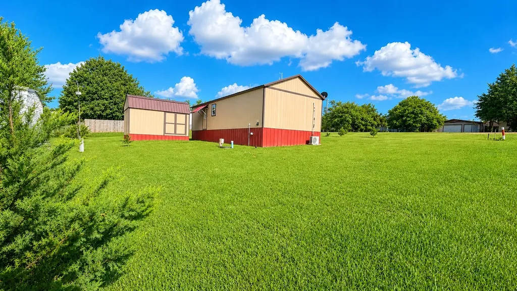 273 Holiday Village Drive Quitman TX 75783