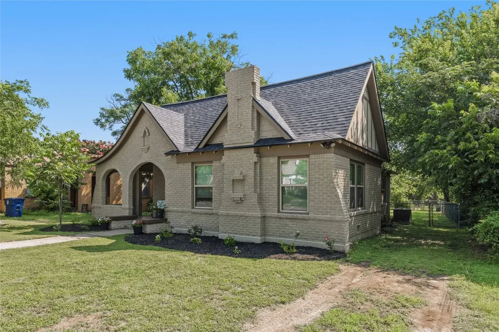 2410 Vincent Street Brownwood TX 76801