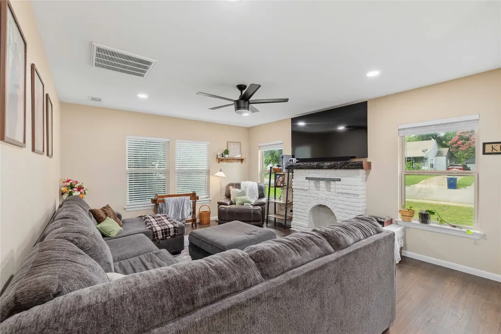 2410 Vincent Street Brownwood TX 76801