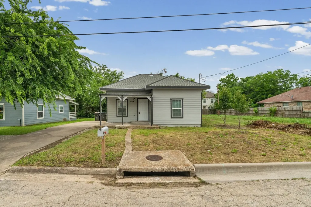 4214 Johnson Street Greenville TX 75401